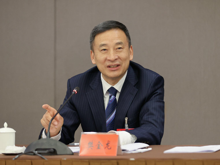 省人大常委會(huì)領(lǐng)導(dǎo)審議省人大常委會(huì)及兩院工作報(bào)告